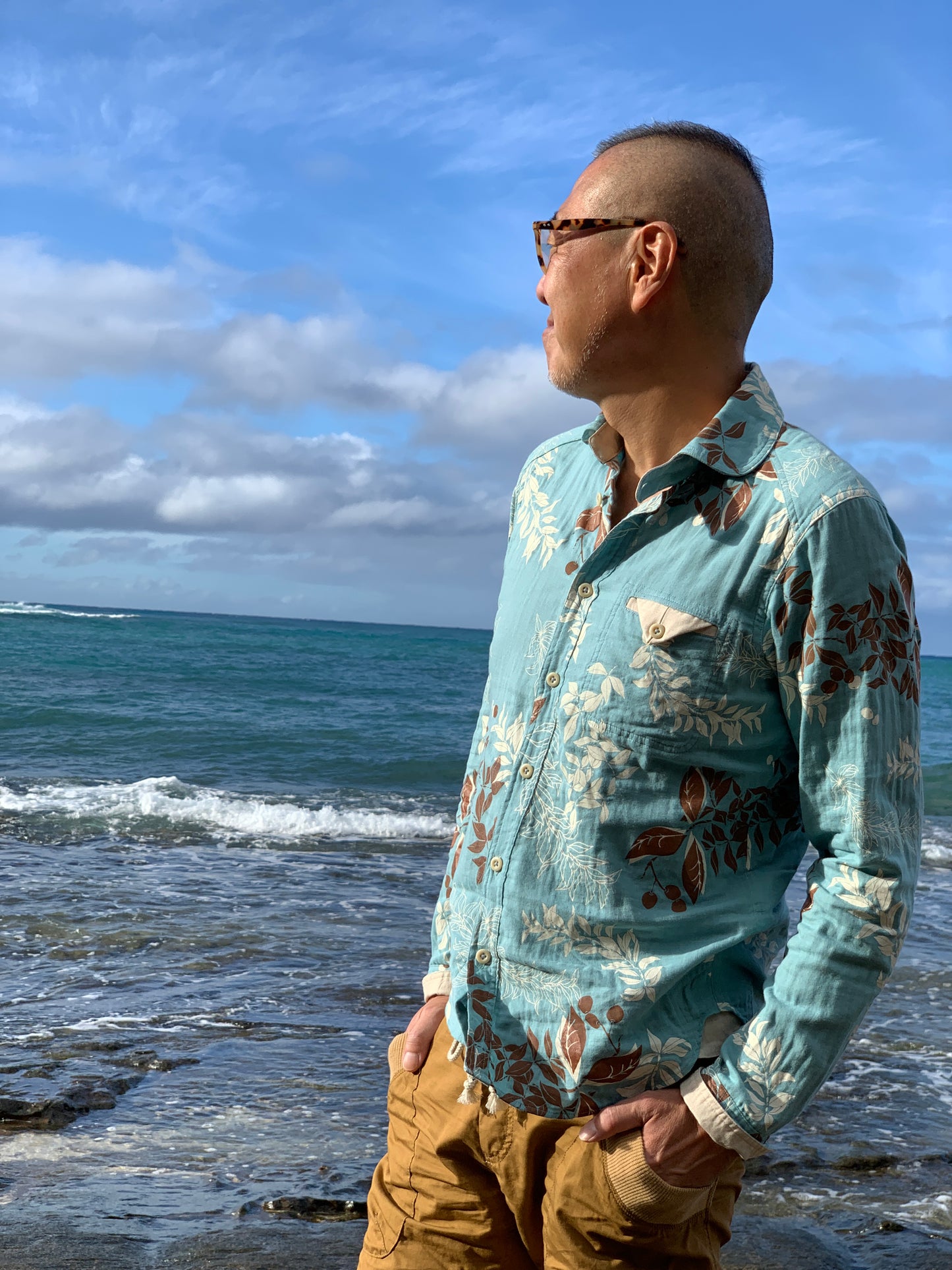 トライアングルフラップシャツ／マイレリーフプリント