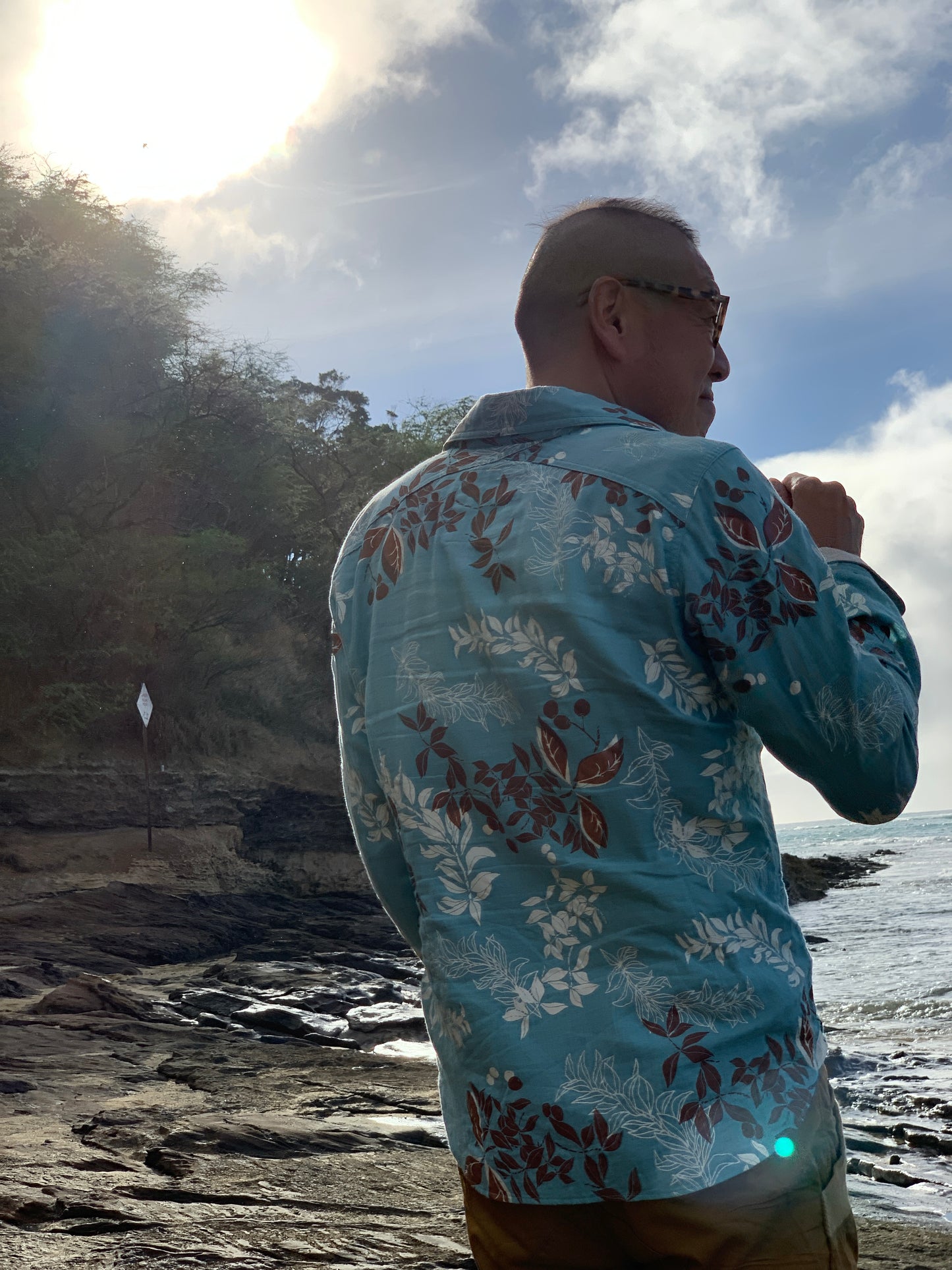 トライアングルフラップシャツ／マイレリーフプリント