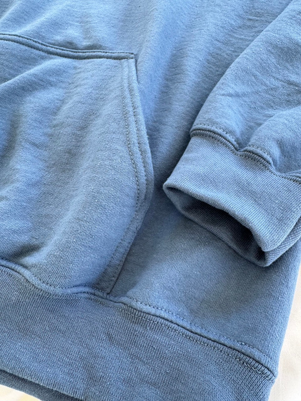 ロゴプリントフーディー