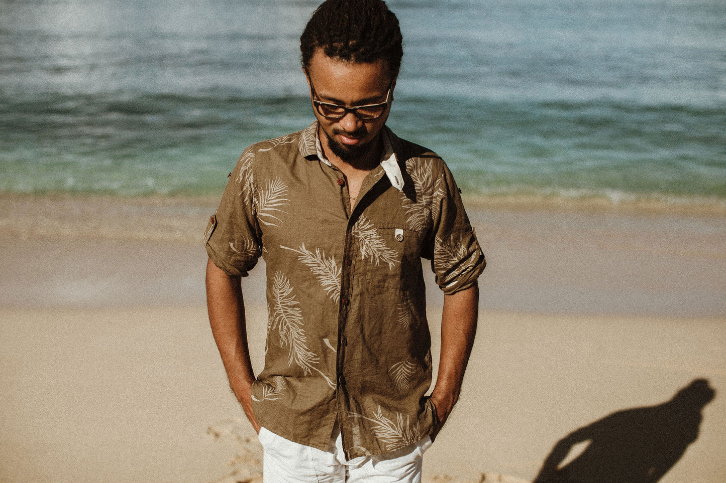 ラウンドカラーロールアップスリーブシャツ／パームリーフプリント