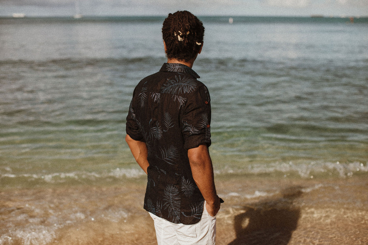 ラウンドカラーロールアップスリーブシャツ／パームリーフプリント